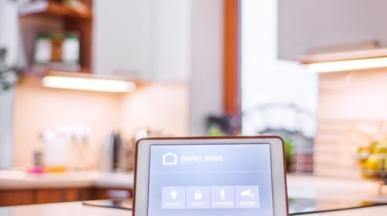 Connected Convenience The Role of Smart Gadgets in Modern Kitchens