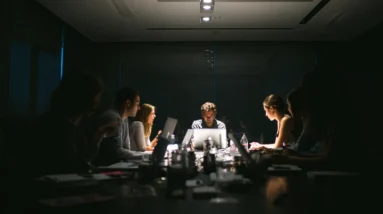 Features Smart Device Enthusiasts Debate in Tech Circles Quietly